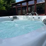 Wild Oats 3 - Yellowtop Country Park - Hot Tub - Yorkshire *